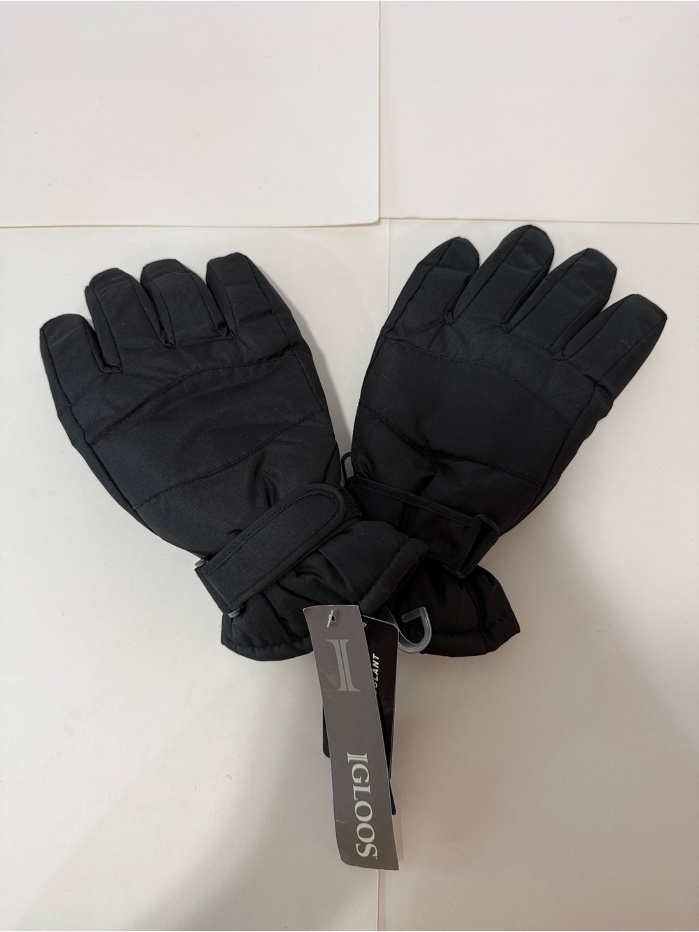Igloos Men’s Black Insulated Winter Gloves with Adjustable Wrist Strap